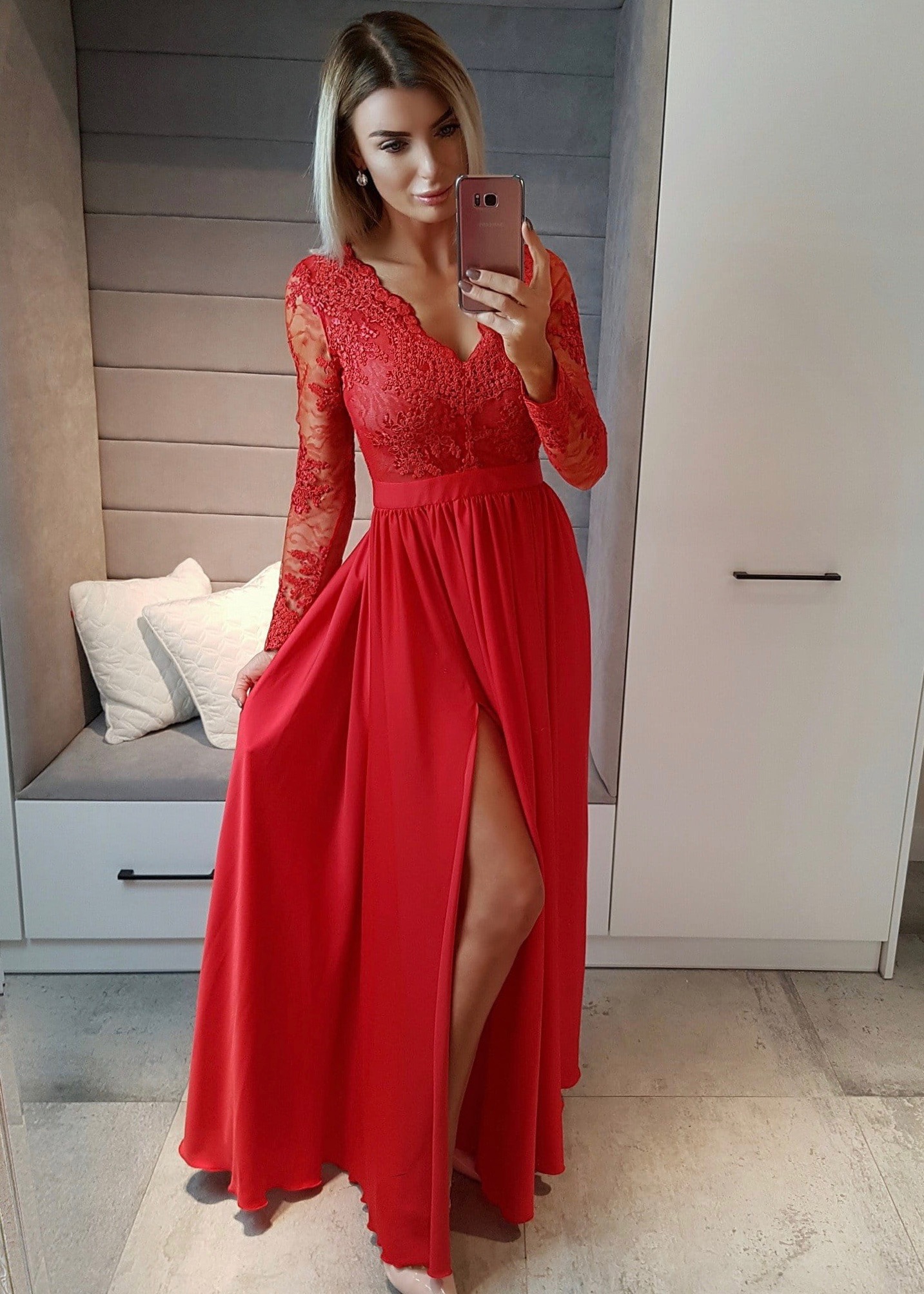 Długa sukienka Luna koronkowa z rękawem maxi czerwona