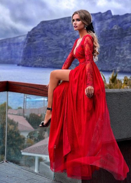 długa sukienka czerwona z koronkową górą wycięcie na udzie adel